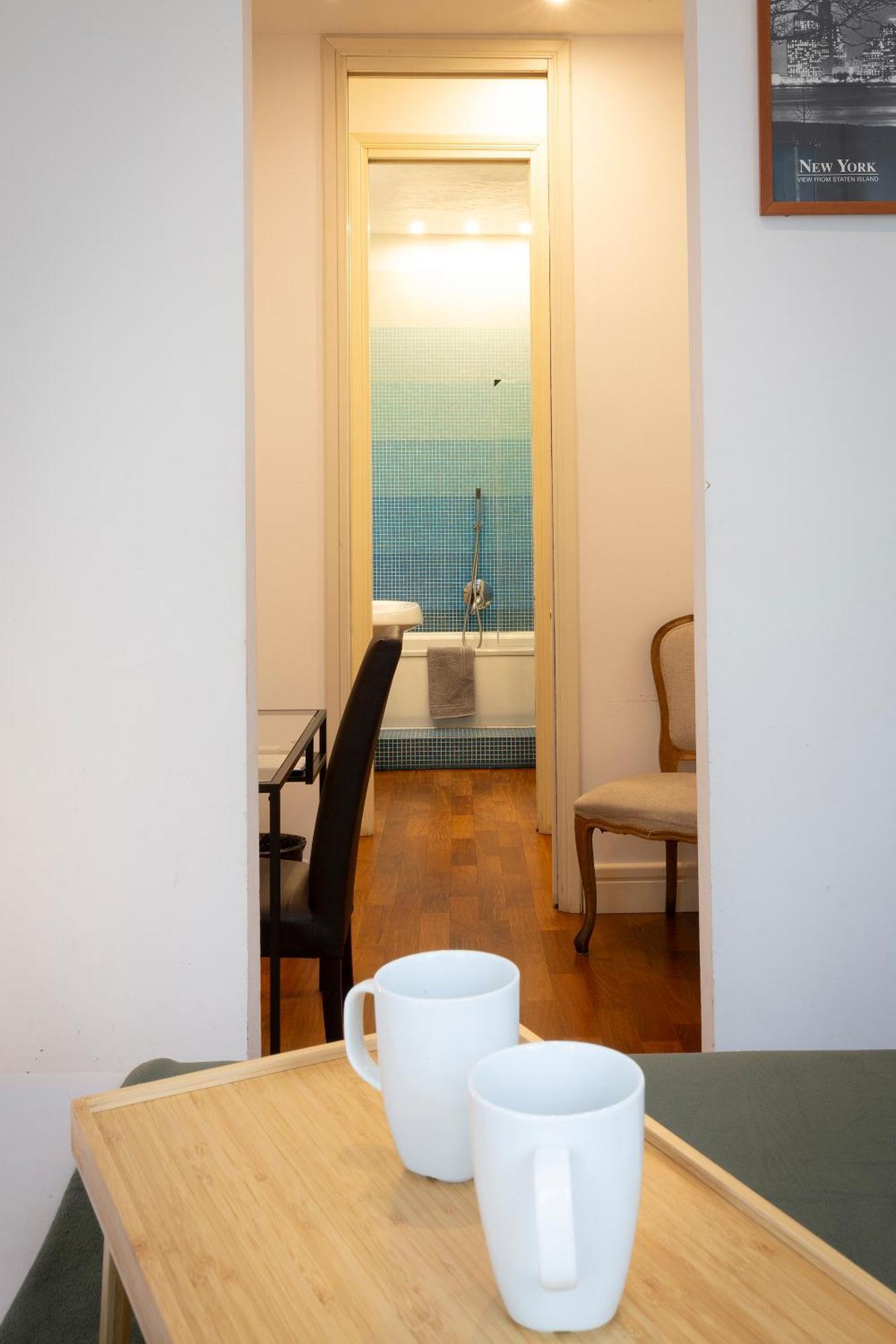 Vittore Rooms & Apartment Милано Екстериор снимка