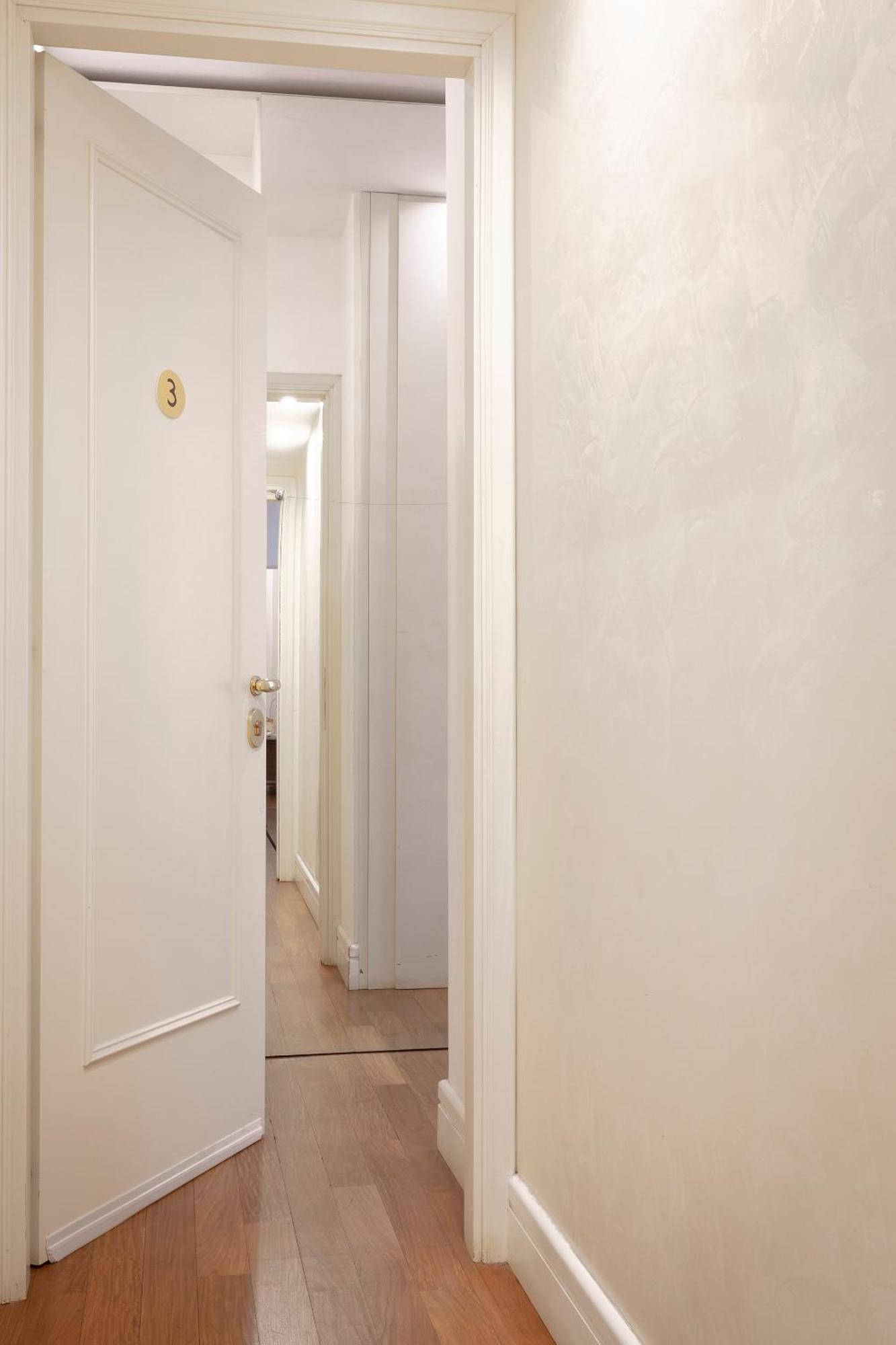 Vittore Rooms & Apartment Милано Екстериор снимка
